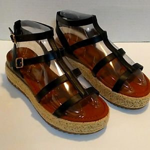 (NWT) BLACK ESPADRILLES